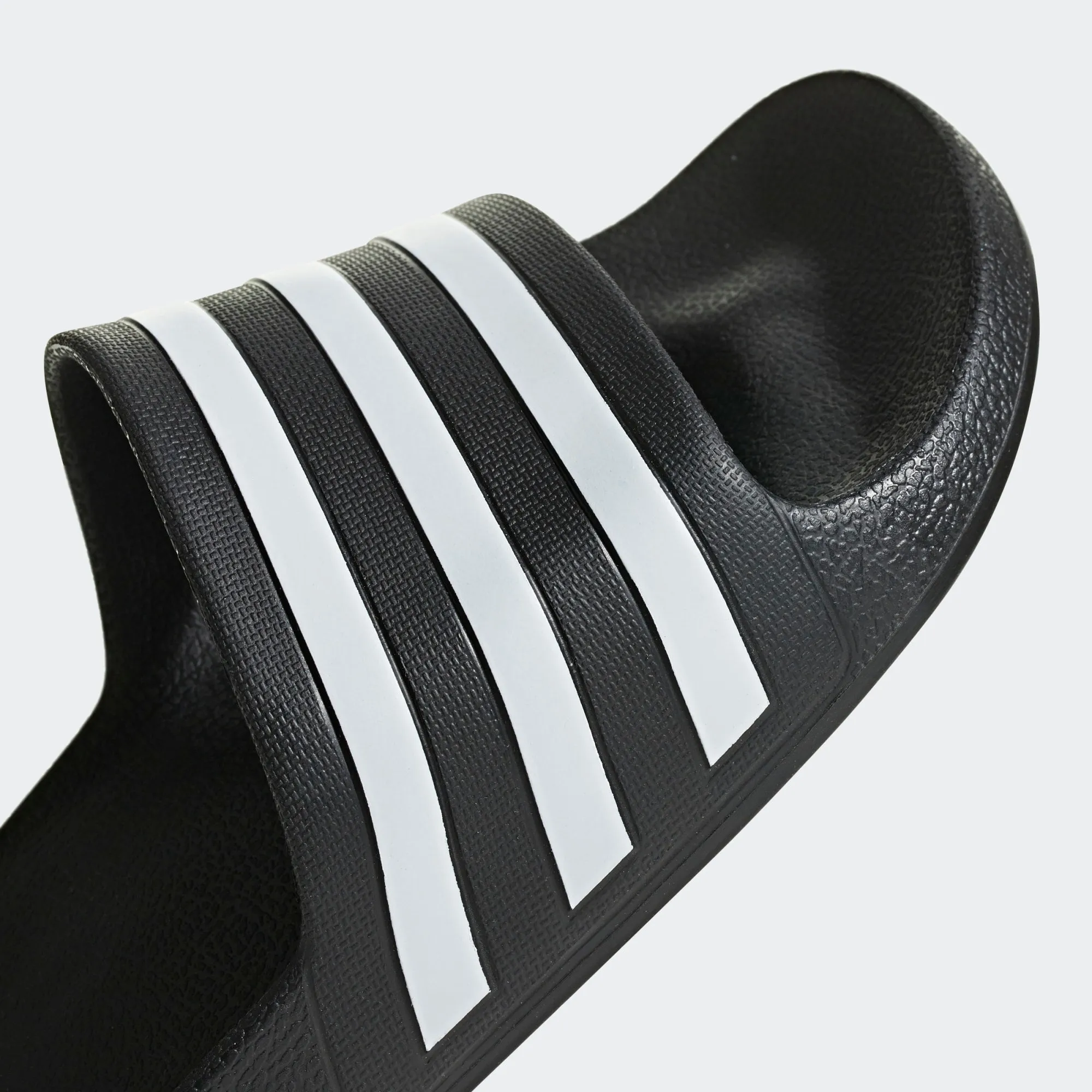 ADILETTE AQUA SLIDES Core Black / Cloud White / Core Black-F35543
